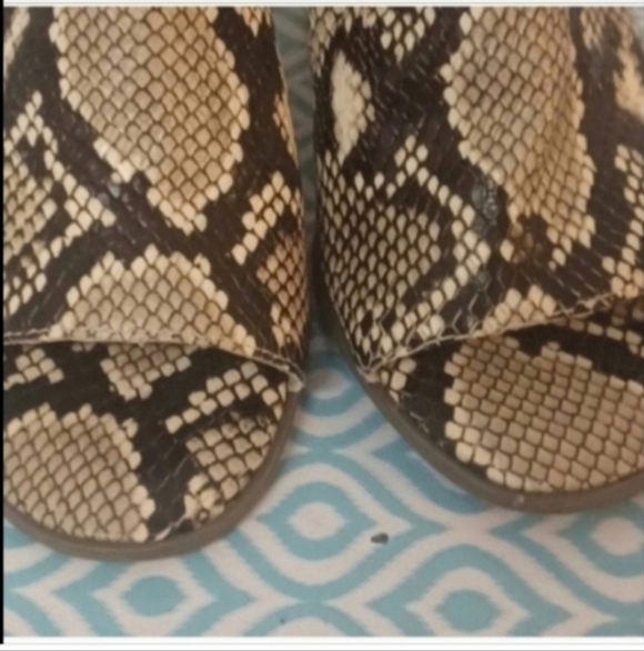Vionic Blakely snakeskin chunky heels open toe very good condition size 7 - Picture 6 of 6